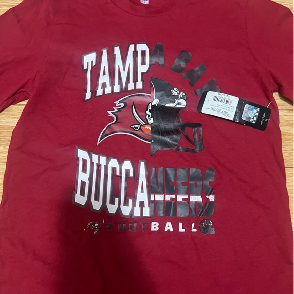 Buccaneers T-shirt - Picture 2 of 6